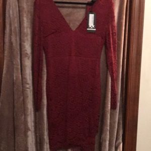 NWT AX PARIS BEAUTIFUL LACE DRESS